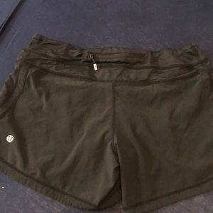 Size 4 lululemon shorts